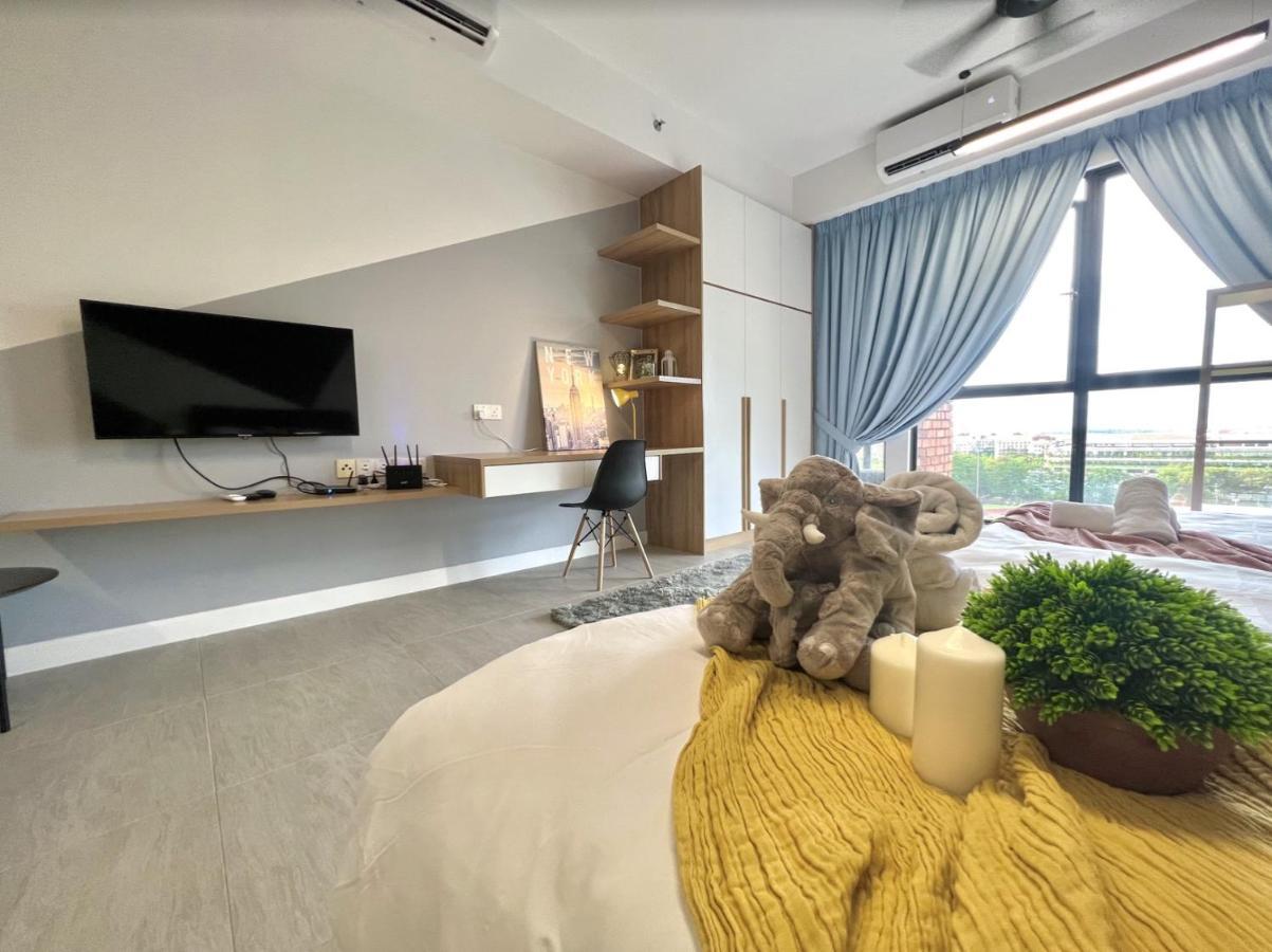 Free Parking # 2 Bed Family Bellsuite - Sepang Klia Kota Warisan Экстерьер фото